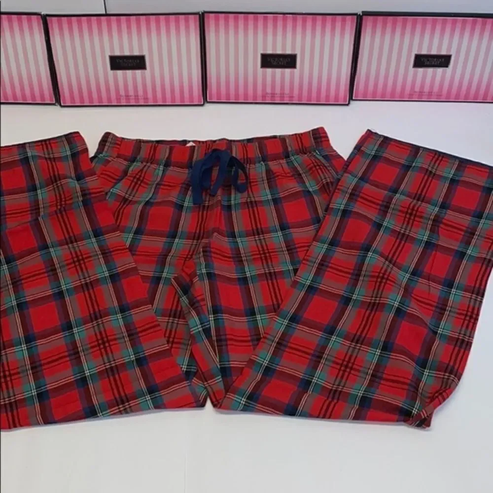 NWT VICTORIA SECRET Christmas PAJAMA Set